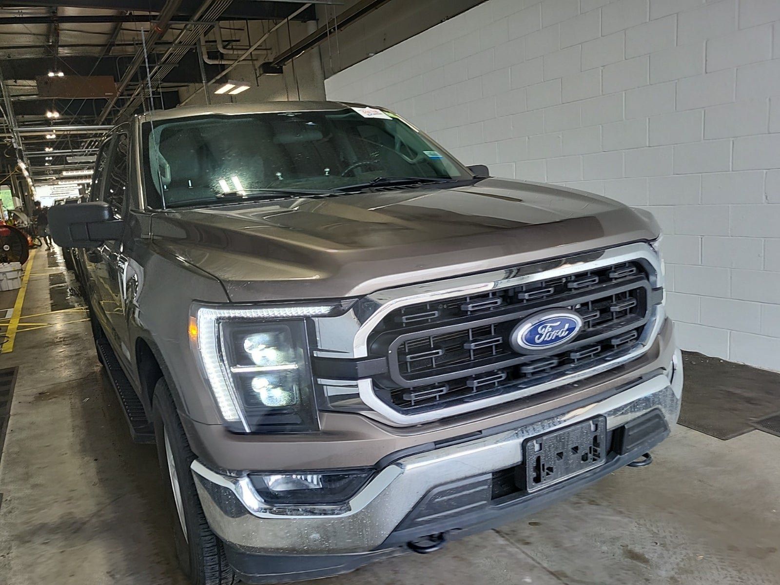 Used 2023 Ford F150 XLT AWD/4WD image 4