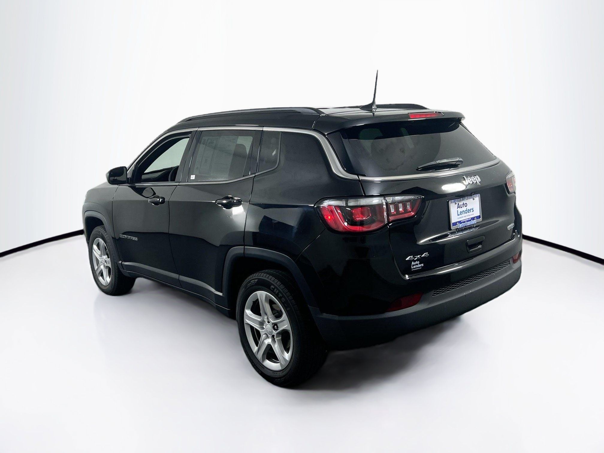 Used 2023 Jeep Compass Latitude w/ Convenience Group AWD/4WD image 7