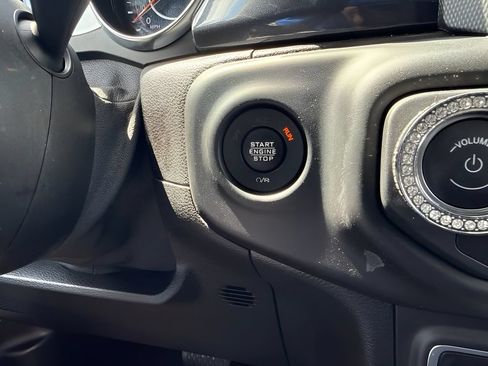 Used 2021 Jeep Wrangler Unlimited Sport AWD/4WD image 19