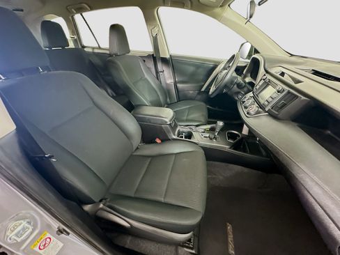 Used 2016 Toyota RAV4 LE FWD image 28