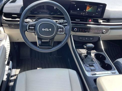 Used 2025 Kia Carnival SX Prestige FWD image 9