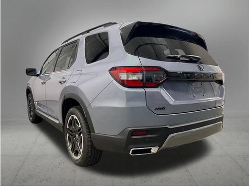 New 2026 Honda Pilot Touring image 3