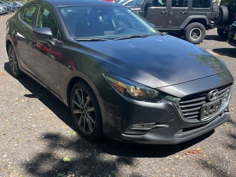 Used 2018 MAZDA MAZDA3 Touring FWD image 9