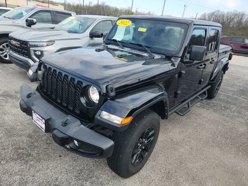 Used 2022 Jeep Gladiator Sport AWD/4WD image 1
