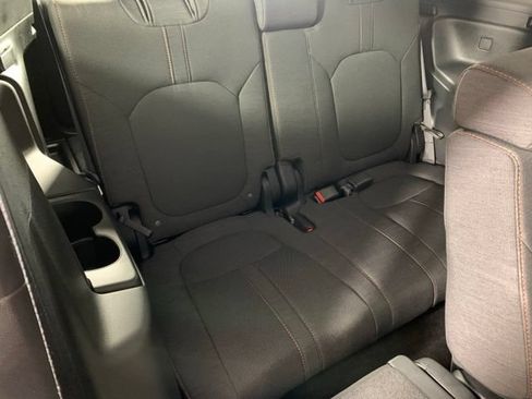Used 2025 Honda Pilot Sport image 7