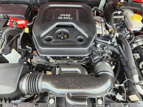 Used 2021 Jeep Wrangler Unlimited Sport AWD/4WD image 32