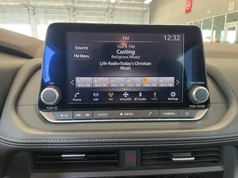 Certified 2023 Nissan Rogue SV FWD image 15