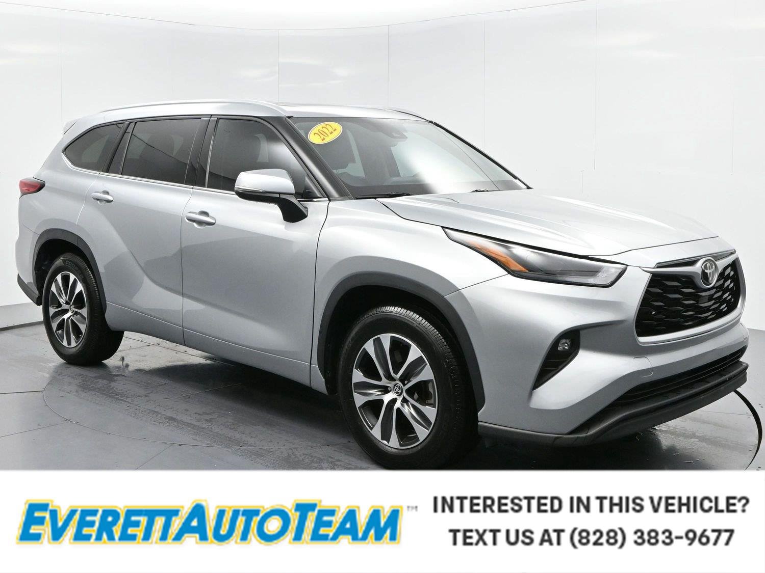 Used 2022 Toyota Highlander XLE FWD image 1