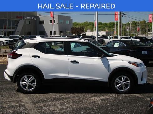 Certified 2025 Nissan Kicks Play S FWD image 11