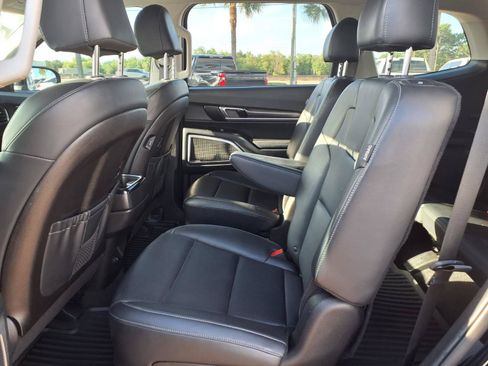 Used 2025 Kia Telluride S FWD image 24