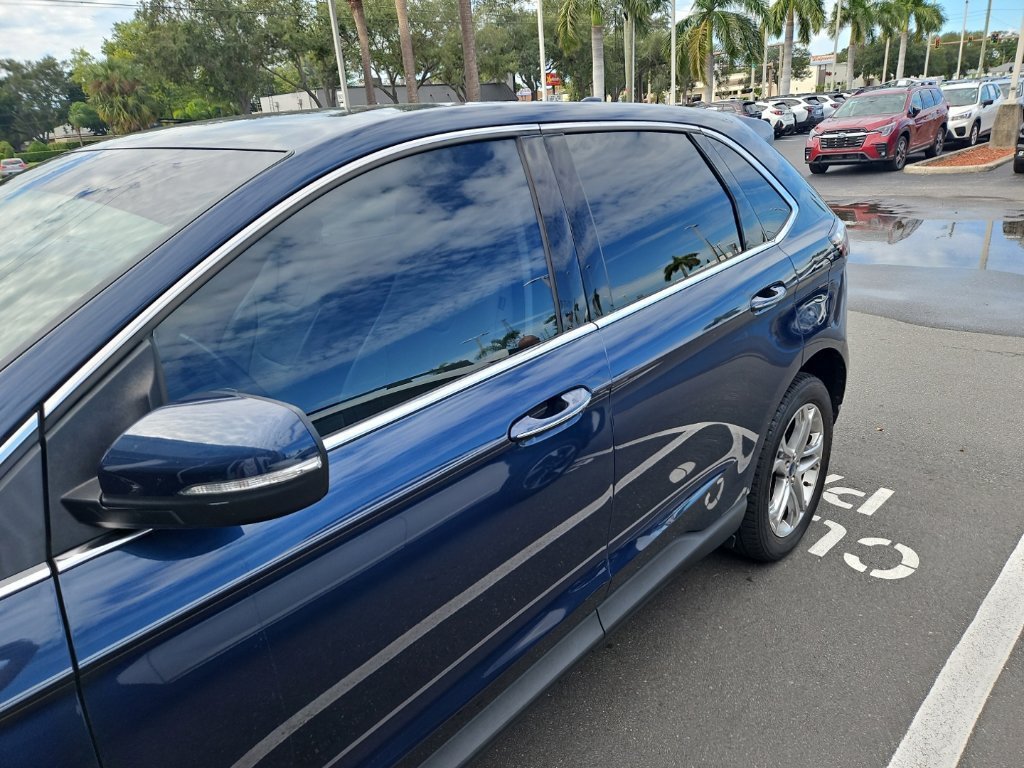 Used 2017 Ford Edge Titanium w/ Technology Package FWD image 2