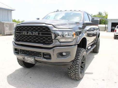 Used 2024 RAM 2500 Big Horn w/ Night Edition AWD/4WD image 3