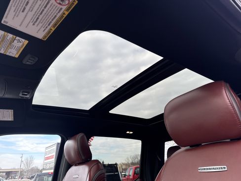 Used 2019 Ford F250 Platinum w/ Platinum Ultimate Package image 19