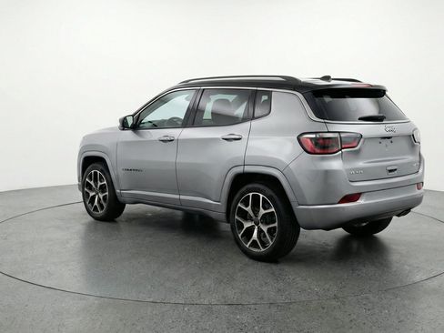 Used 2025 Jeep Compass Limited AWD/4WD image 6