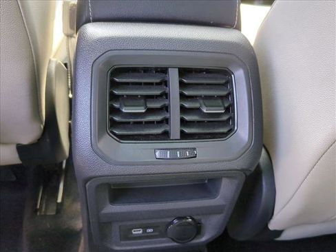 Used 2021 Volkswagen Tiguan SE R-Line image 17