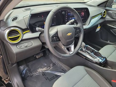 Certified 2026 Chevrolet Trax LT w/ Driver Confidence Package FWD image 11