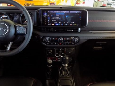 Certified 2024 Jeep Gladiator Rubicon image 26