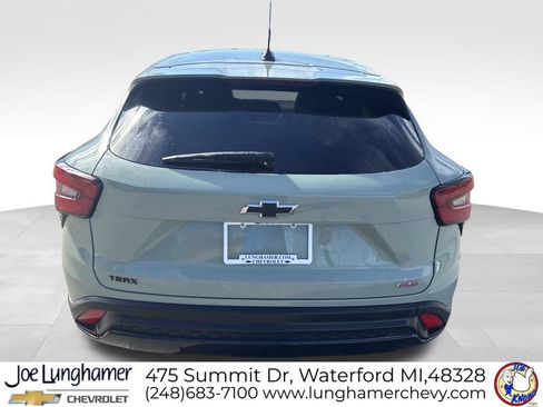 Used 2024 Chevrolet Trax RS w/ Driver Confidence Package FWD image 4