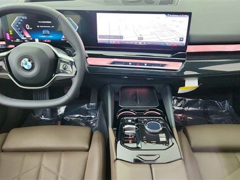 Used 2025 BMW 540i xDrive 540i xDrive image 35