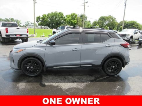 Used 2023 Nissan Kicks SR w/ SR Premium Package FWD image 11
