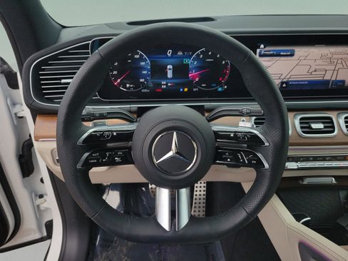 Certified 2026 Mercedes-Benz GLS 580 4MATIC image 21