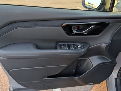 Certified 2025 Subaru Forester Limited image 25