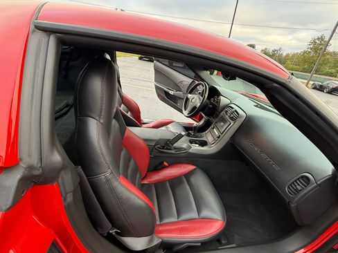 Used 2007 Chevrolet Corvette Z06 w/ Preferred Equipment Group image 26