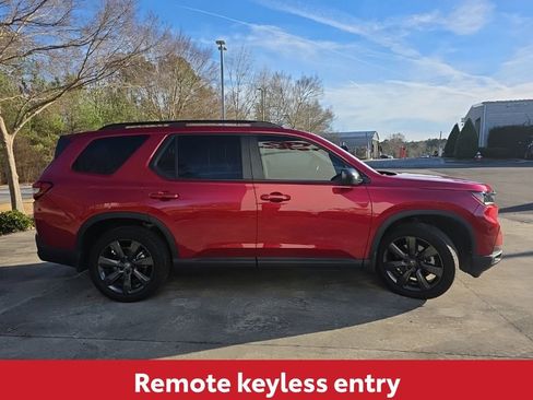 Used 2025 Honda Pilot Sport image 10