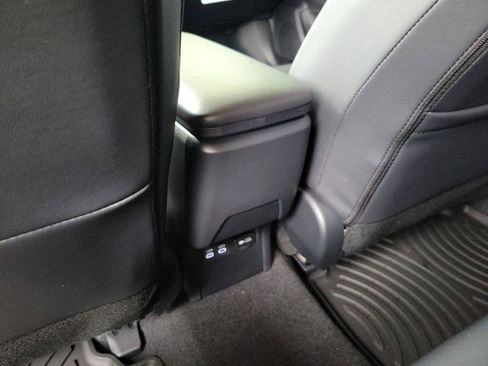 New 2026 Toyota Prius Plug-In Hybrid FWD image 11