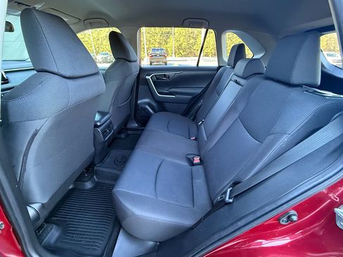Used 2023 Toyota RAV4 LE image 15