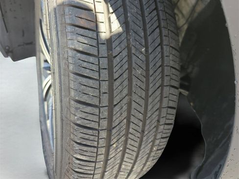 Used 2024 Volkswagen Tiguan Wolfsburg Edition image 49