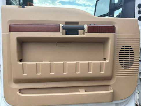 Used 2011 Ford F250 King Ranch w/ King Ranch w/Chrome Pkg image 19