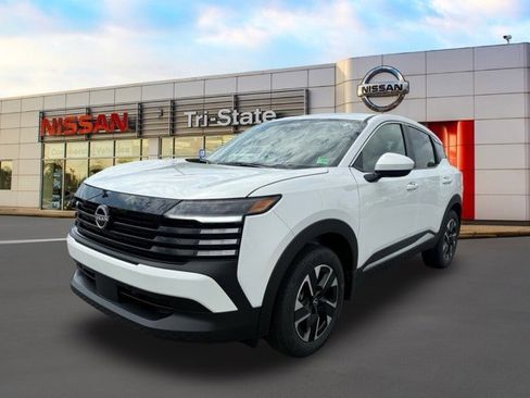 New 2025 Nissan Kicks SV image 2