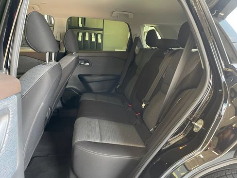 Certified 2023 Nissan Rogue SV FWD image 16