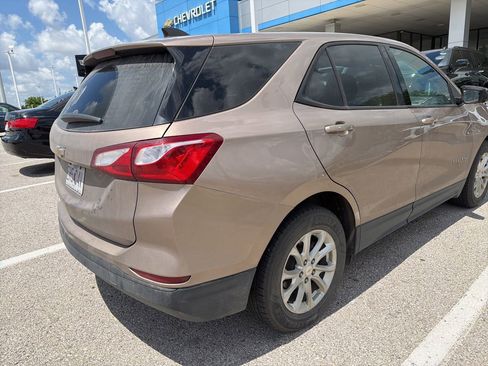 Used 2019 Chevrolet Equinox LS w/ LS Convenience Package FWD image 6