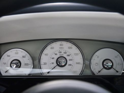 Used 2017 Rolls-Royce Ghost image 16