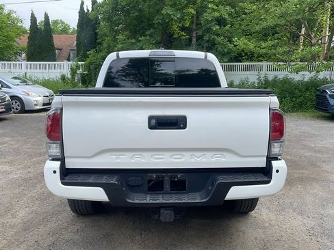 Used 2023 Toyota Tacoma TRD Off-Road w/ TRD Premium Off Road Package AWD/4WD image 7