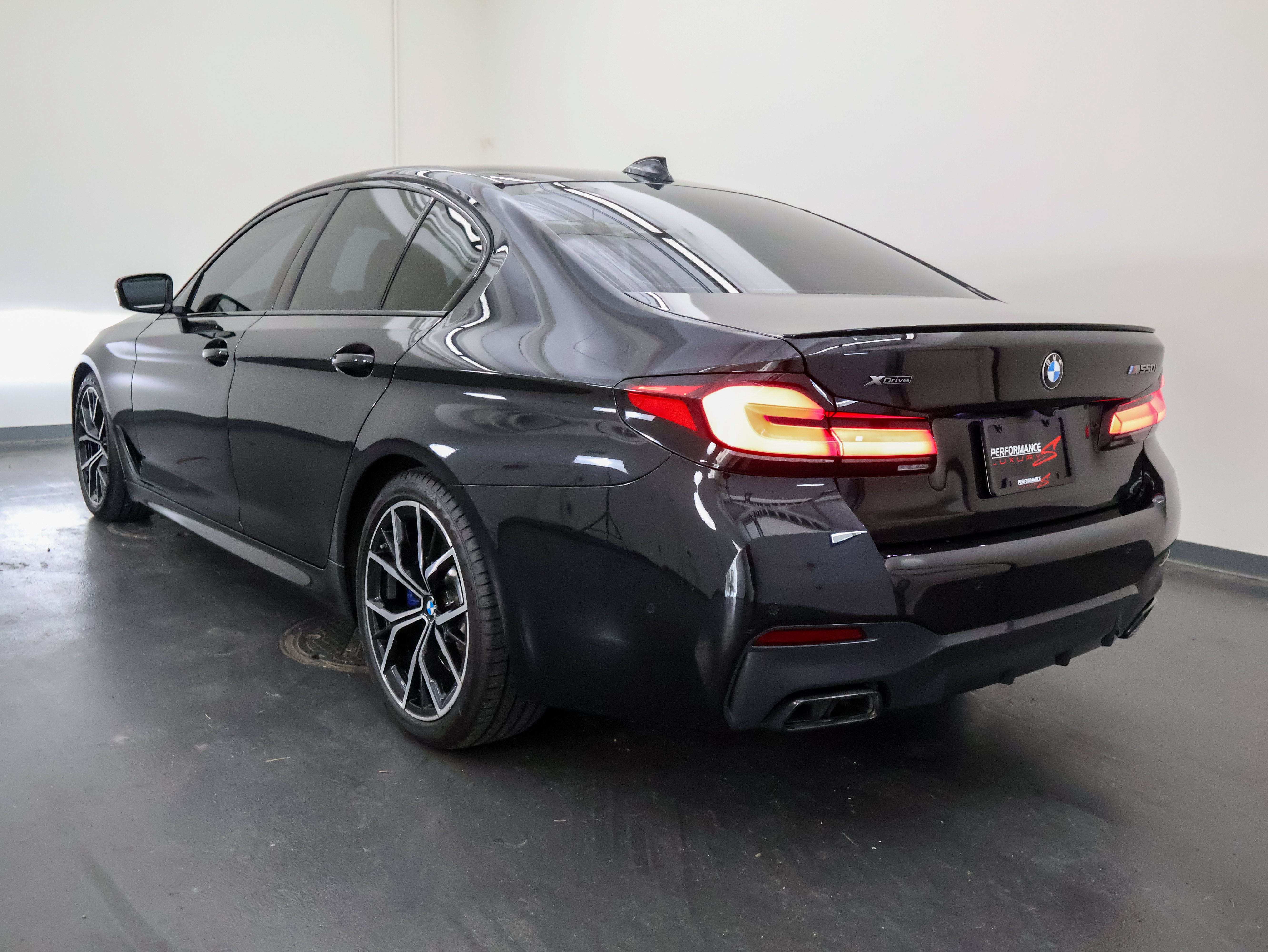 Used 2021 BMW M550i xDrive w/ Executive Package AWD/4WD image 5