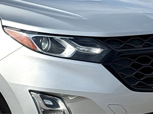 Used 2019 Chevrolet Equinox LT image 3