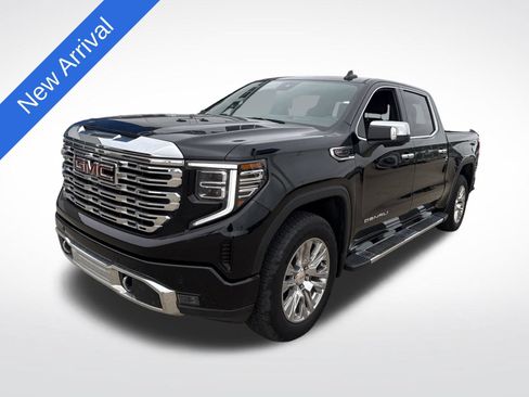 Used 2023 GMC Sierra 1500 Denali w/ Technology Package AWD/4WD image 1
