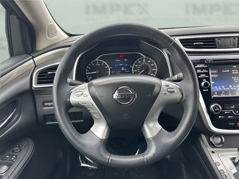 Used 2017 Nissan Murano SV w/ Premium Package image 14