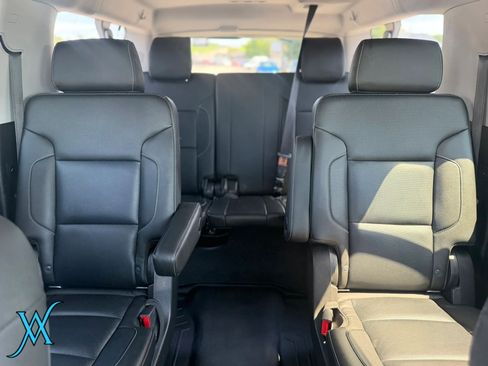 Used 2019 Chevrolet Suburban Premier AWD/4WD image 22