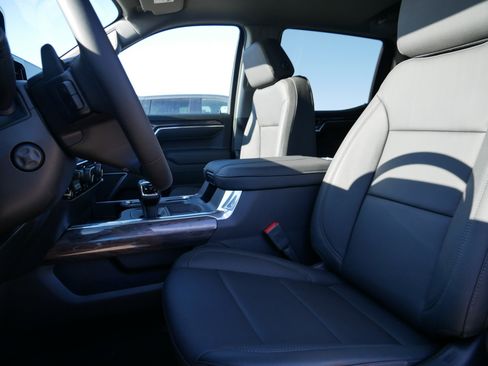 New 2026 Chevrolet Silverado 1500 LTZ w/ LTZ Premium Package AWD/4WD image 4