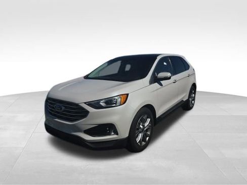 Used 2019 Ford Edge Titanium w/ Cold Weather Package AWD/4WD image 4