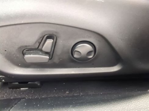 Certified 2023 Jeep Compass Limited w/ Sun and Sound Group image 24