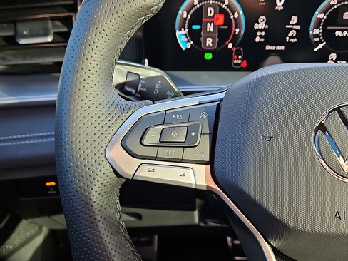 New 2026 Volkswagen Tiguan SE R-Line image 16