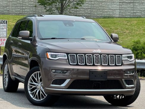 Used 2018 Jeep Grand Cherokee Summit w/ Platinum Series Group AWD/4WD image 2