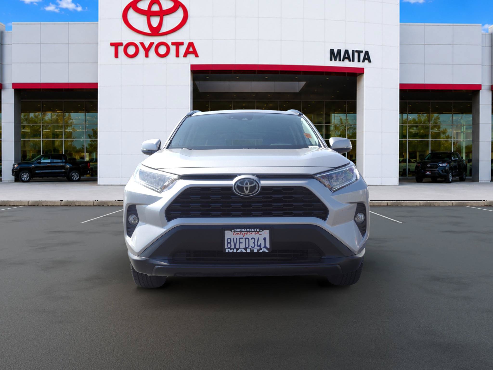 Used 2021 Toyota RAV4 XLE w/ XLE Grade Weather Package FWD image 8