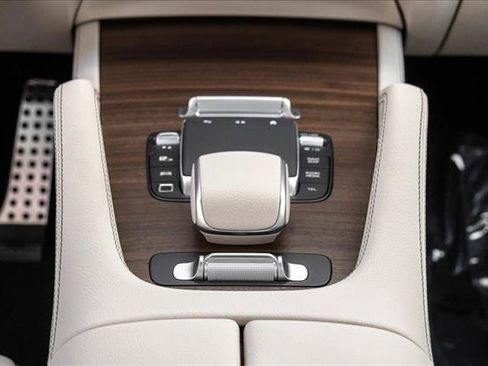 New 2026 Mercedes-Benz GLS 450 4MATIC image 21