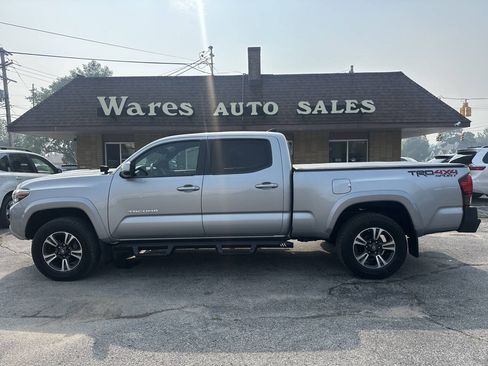 Used 2018 Toyota Tacoma TRD Sport AWD/4WD image 1